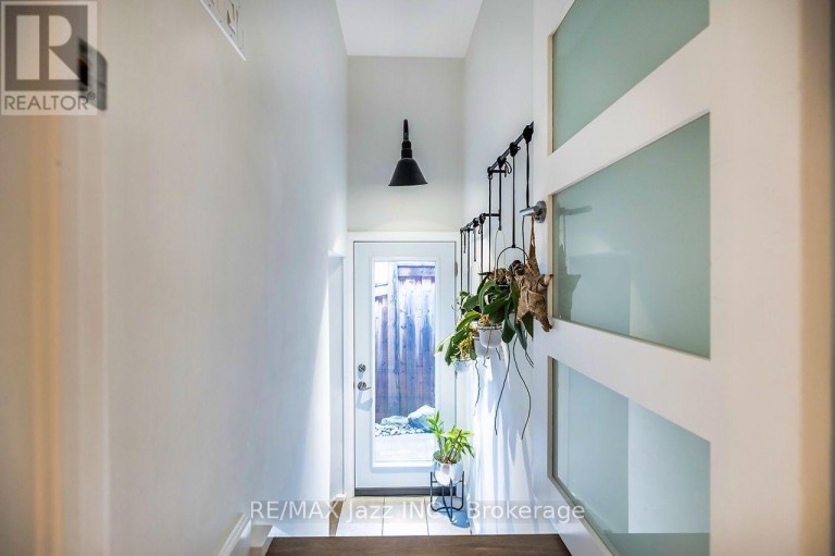 1085 WILLOWDALE AVENUE, Oshawa (Donevan), Ontario, L1H1W7
