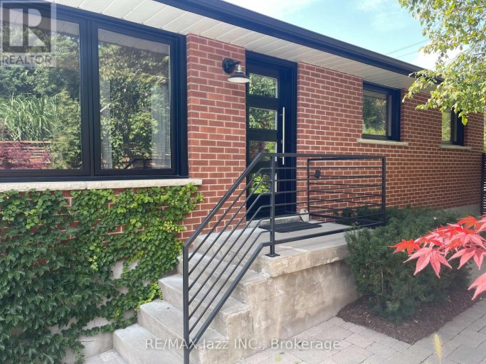 1085 WILLOWDALE AVENUE, Oshawa (Donevan), Ontario, L1H1W7