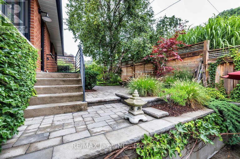 1085 WILLOWDALE AVENUE, Oshawa (Donevan), Ontario, L1H1W7