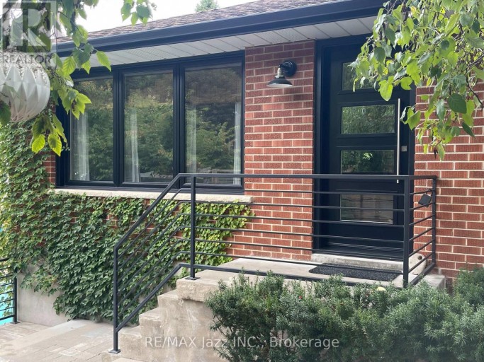 1085 WILLOWDALE AVENUE, Oshawa (Donevan), Ontario, L1H1W7