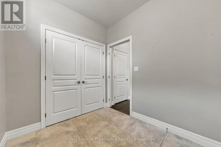 23 CREWS CRESCENT, Quinte West (Murray Ward), Ontario, K8V0G4