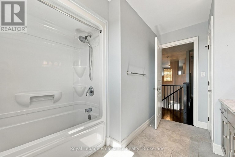 23 CREWS CRESCENT, Quinte West (Murray Ward), Ontario, K8V0G4