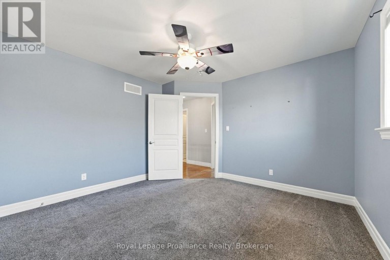 23 CREWS CRESCENT, Quinte West (Murray Ward), Ontario, K8V0G4