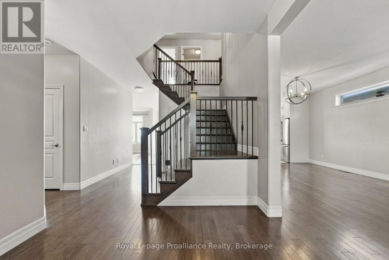 23 CREWS CRESCENT, Quinte West (Murray Ward), Ontario, K8V0G4