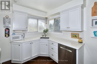 1812 YOUNGS POINT ROAD Selwyn Ontario photo 15