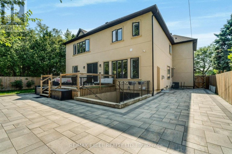 49 KENTON DRIVE, Toronto (Newtonbrook West), Ontario, M2R2H9