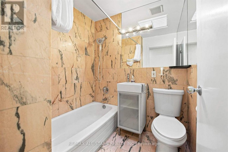 110 BELMONT STREET, Toronto (Annex), Ontario, M5R1P8