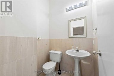 110 BELMONT STREET Toronto (Annex) Ontario photo 22
