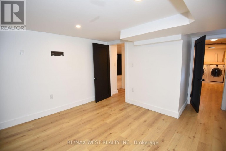 922 CENTRE STREET N, Whitby (Williamsburg), Ontario, L1N4V1