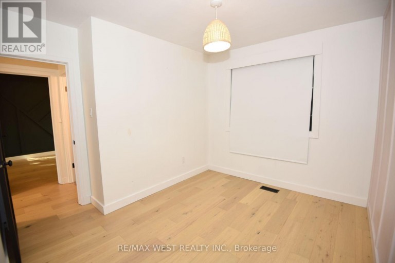 922 CENTRE STREET N, Whitby (Williamsburg), Ontario, L1N4V1