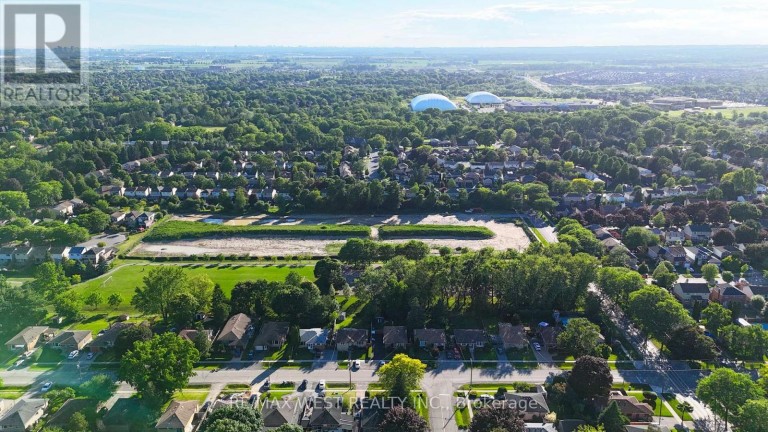 922 CENTRE STREET N, Whitby (Williamsburg), Ontario, L1N4V1