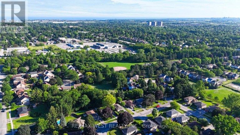 922 CENTRE STREET N, Whitby (Williamsburg), Ontario, L1N4V1