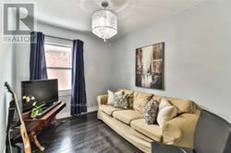 MAIN FLOOR - 4 PRINCEMERE CRESCENT, Toronto (Wexford-Maryvale), Ontario, M1R3W9
