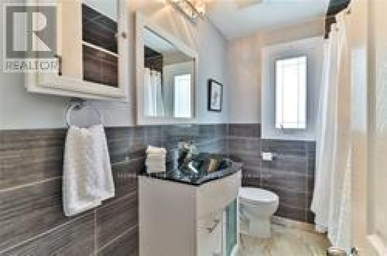 MAIN FLOOR - 4 PRINCEMERE CRESCENT, Toronto (Wexford-Maryvale), Ontario, M1R3W9