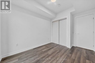 810A - 5 MEADOWVALE ROAD Vaughan (Vaughan Corporate Centre) Ontario photo 12