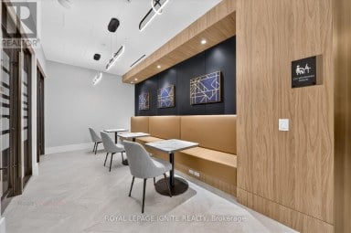 810A - 5 MEADOWVALE ROAD Vaughan (Vaughan Corporate Centre) Ontario photo 16