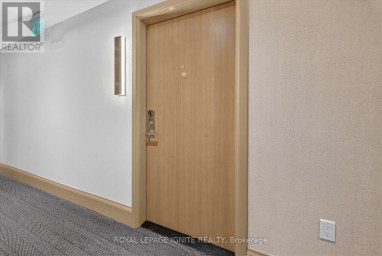 810A - 5 MEADOWVALE ROAD Vaughan (Vaughan Corporate Centre) Ontario photo 3