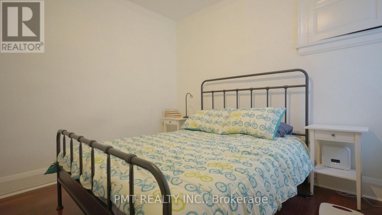 UPPER - 2 LARKIN AVENUE, Toronto (High Park-Swansea), Ontario, M6S1L8