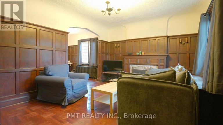 UPPER - 2 LARKIN AVENUE, Toronto (High Park-Swansea), Ontario, M6S1L8