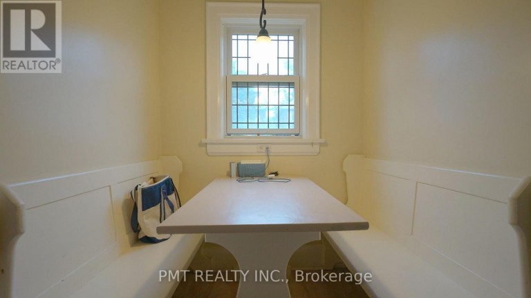 UPPER - 2 LARKIN AVENUE, Toronto (High Park-Swansea), Ontario, M6S1L8