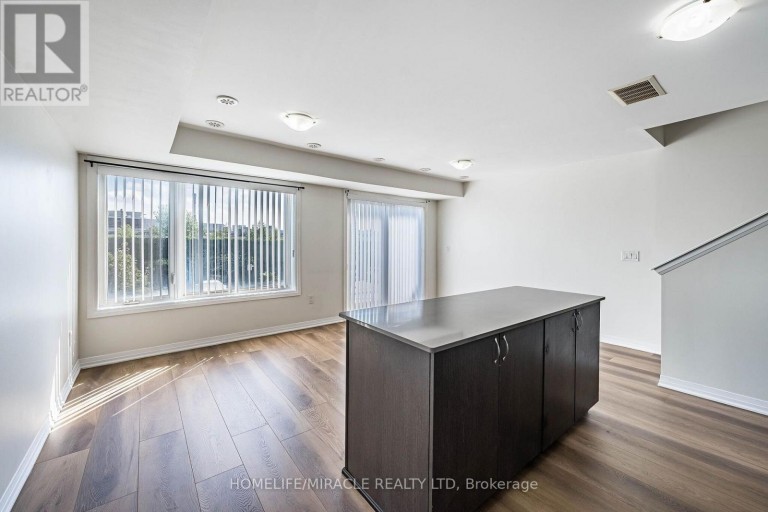 8 - 161 WILLIAM DUNCAN ROAD, Toronto (Downsview-Roding-CFB), Ontario, M3K0B9