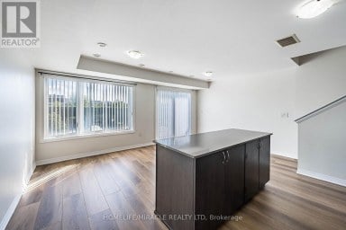 8 - 161 WILLIAM DUNCAN ROAD Toronto (Downsview-Roding-CFB) Ontario photo 10