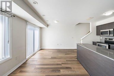 8 - 161 WILLIAM DUNCAN ROAD Toronto (Downsview-Roding-CFB) Ontario photo 13