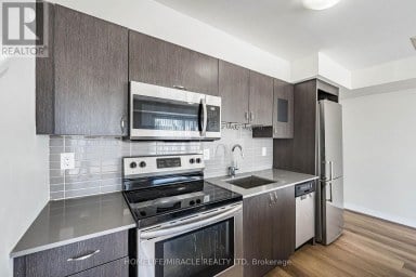 8 - 161 WILLIAM DUNCAN ROAD Toronto (Downsview-Roding-CFB) Ontario photo 16