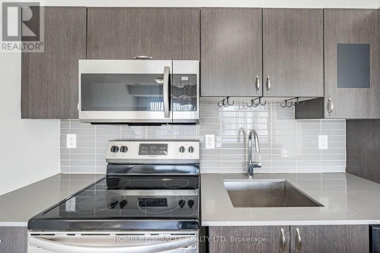 8 - 161 WILLIAM DUNCAN ROAD, Toronto (Downsview-Roding-CFB), Ontario, M3K0B9