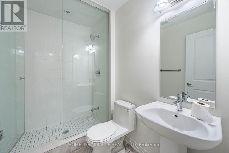 8 - 161 WILLIAM DUNCAN ROAD, Toronto (Downsview-Roding-CFB), Ontario, M3K0B9
