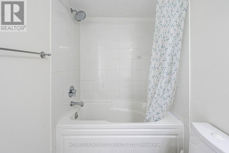 8 - 161 WILLIAM DUNCAN ROAD, Toronto (Downsview-Roding-CFB), Ontario, M3K0B9
