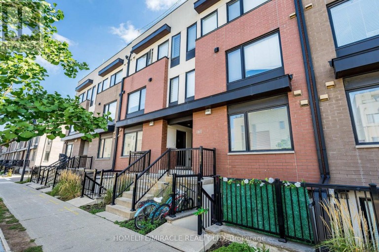 8 - 161 WILLIAM DUNCAN ROAD, Toronto (Downsview-Roding-CFB), Ontario, M3K0B9