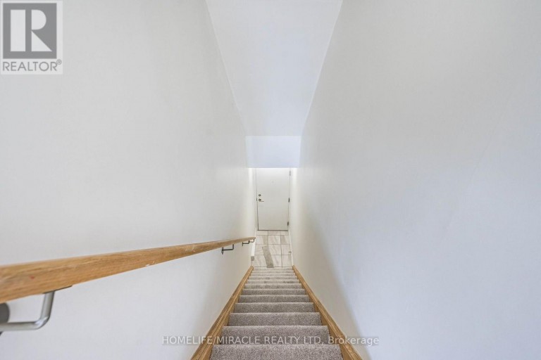 8 - 161 WILLIAM DUNCAN ROAD, Toronto (Downsview-Roding-CFB), Ontario, M3K0B9