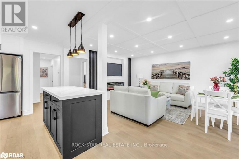 UPPER - 170 TERRACE DRIVE, Hamilton (Balfour), Ontario, L9A2Z1