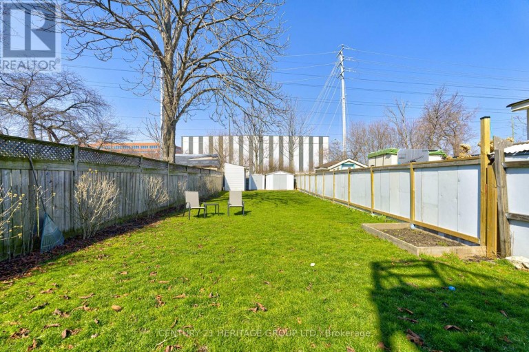 243 GIBSON AVENUE, Hamilton (Gibson), Ontario, L8L6K3