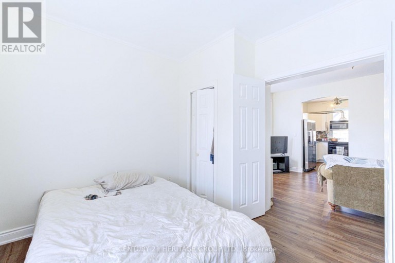 243 GIBSON AVENUE, Hamilton (Gibson), Ontario, L8L6K3