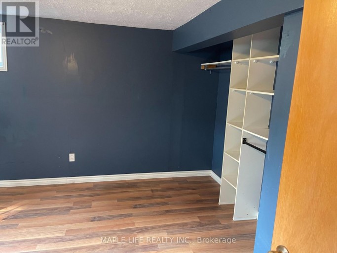 886 SRIGLEY STREET, Newmarket (Gorham-College Manor), Ontario, L3Y1X7