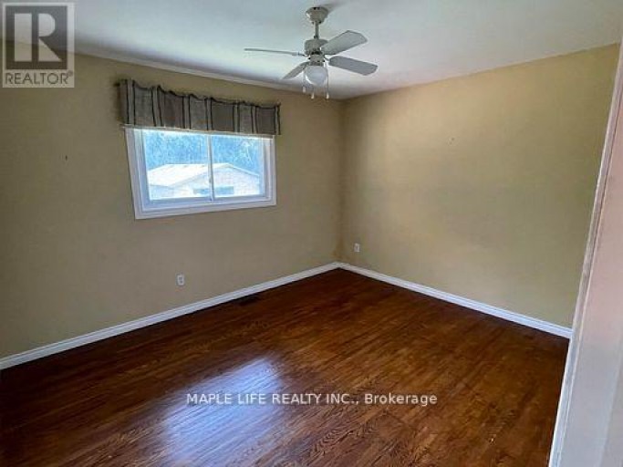 886 SRIGLEY STREET, Newmarket (Gorham-College Manor), Ontario, L3Y1X7