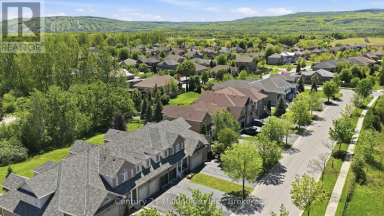 18 THOMAS DRIVE, Collingwood, Ontario, L9Y0A6