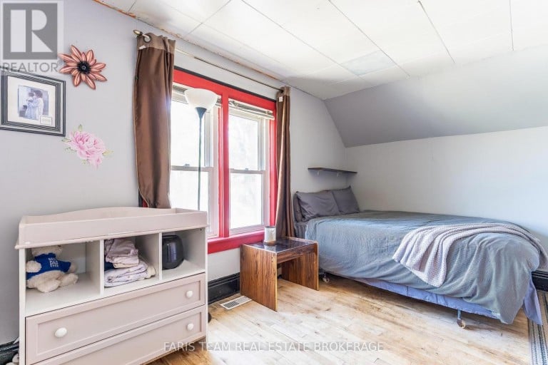 390 MILDRED STREET, Midland, Ontario, L4R3R6