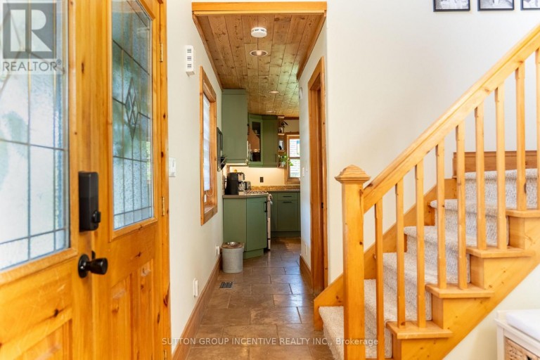 17 BRIDLE PATH, Oro-Medonte (Horseshoe Valley), Ontario, L0L2L0