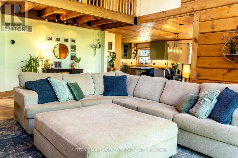 17 BRIDLE PATH, Oro-Medonte (Horseshoe Valley), Ontario, L0L2L0