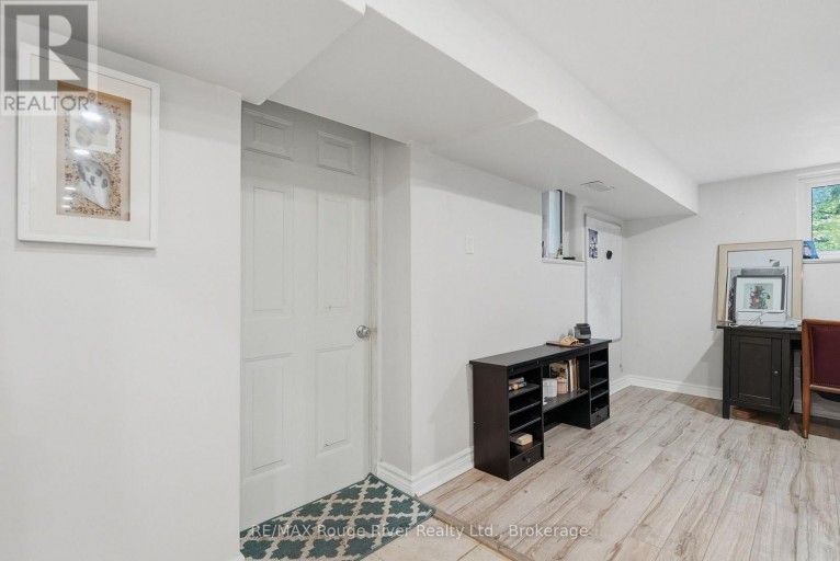 42 ANSON AVENUE, Toronto (Cliffcrest), Ontario, M1M1X3