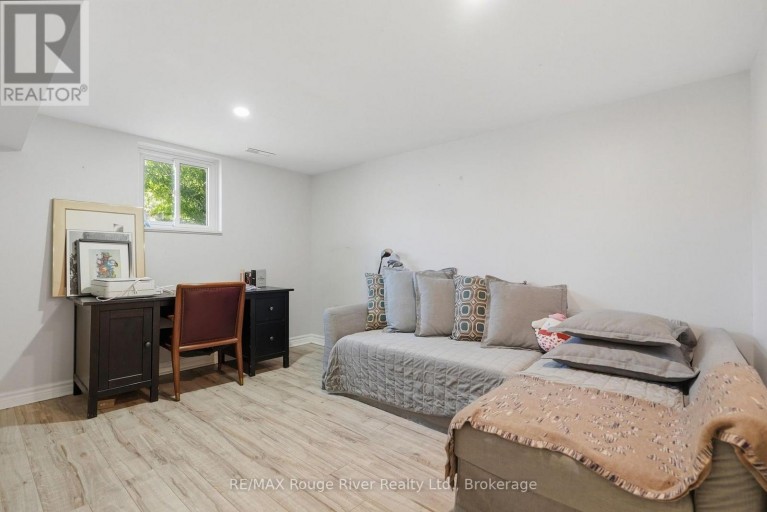 42 ANSON AVENUE, Toronto (Cliffcrest), Ontario, M1M1X3