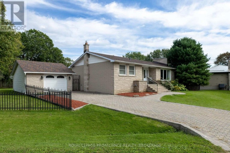 424 MAPLE RIDGE DRIVE, Kingston (South of Taylor-Kidd Blvd), Ontario, K7M5P3