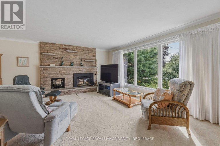 424 MAPLE RIDGE DRIVE, Kingston (South of Taylor-Kidd Blvd), Ontario, K7M5P3