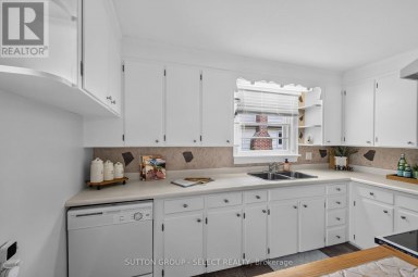 1852 AVALON STREET London East (East H) Ontario photo 15