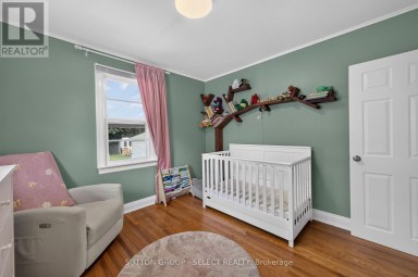 1852 AVALON STREET London East (East H) Ontario photo 20