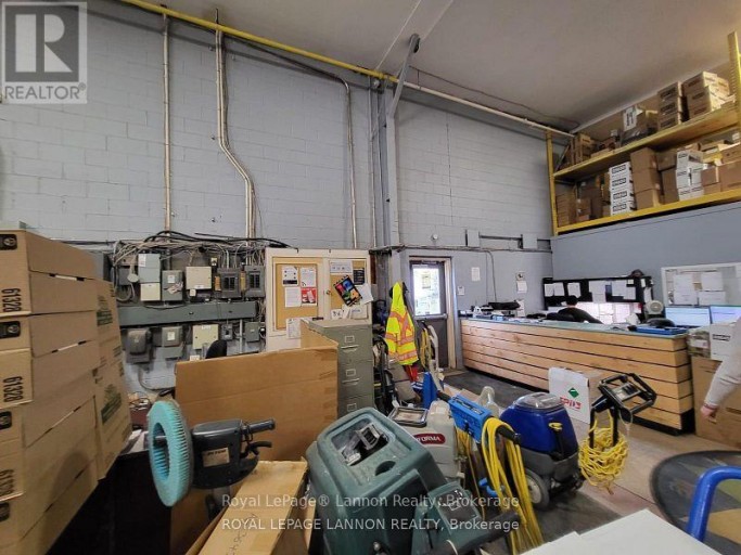 UNIT B - 800 NORAH CRESCENT E, Thunder Bay (Inner-City Industrial), Ontario, P7C4T8