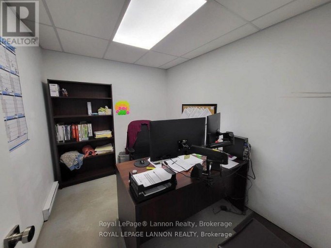 UNIT B - 800 NORAH CRESCENT E, Thunder Bay (Inner-City Industrial), Ontario, P7C4T8